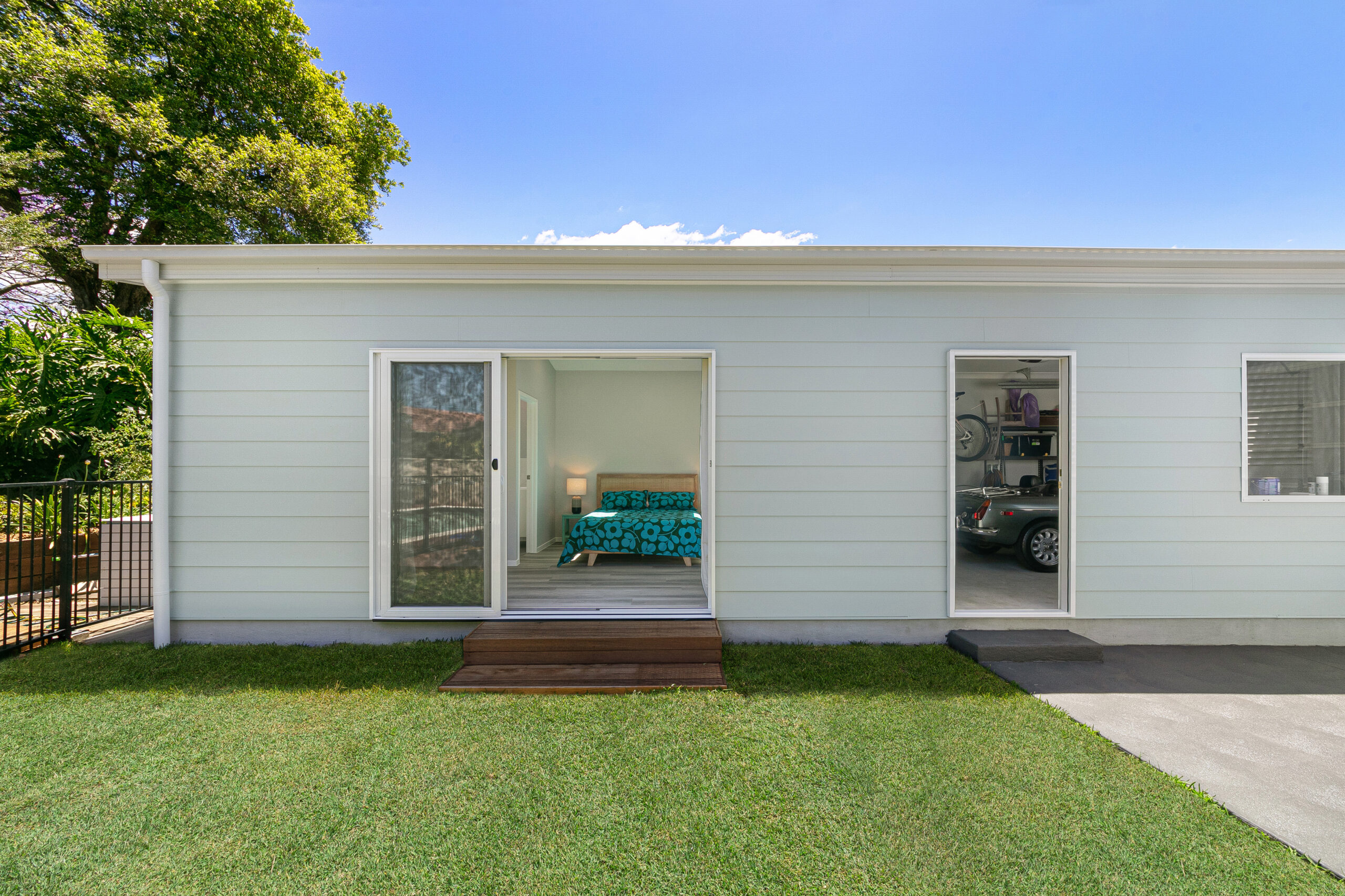 Impressive custom built Granny Flat - Contemporary design